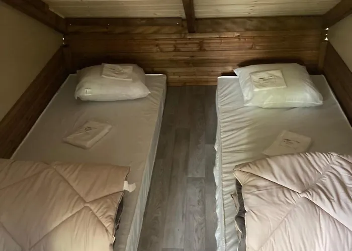 Camping Bois Et Toiles *